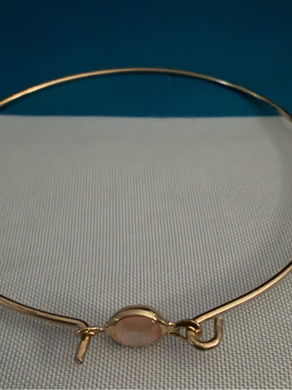 Four Expandable Wire Bracelets - Picture 3 of 8